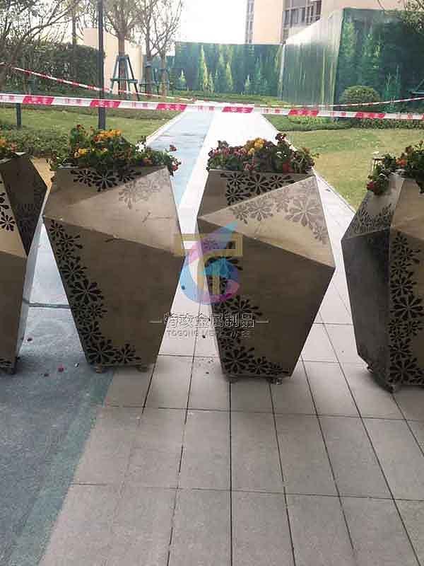 园林景观不锈钢花箱花盆厂家定制
