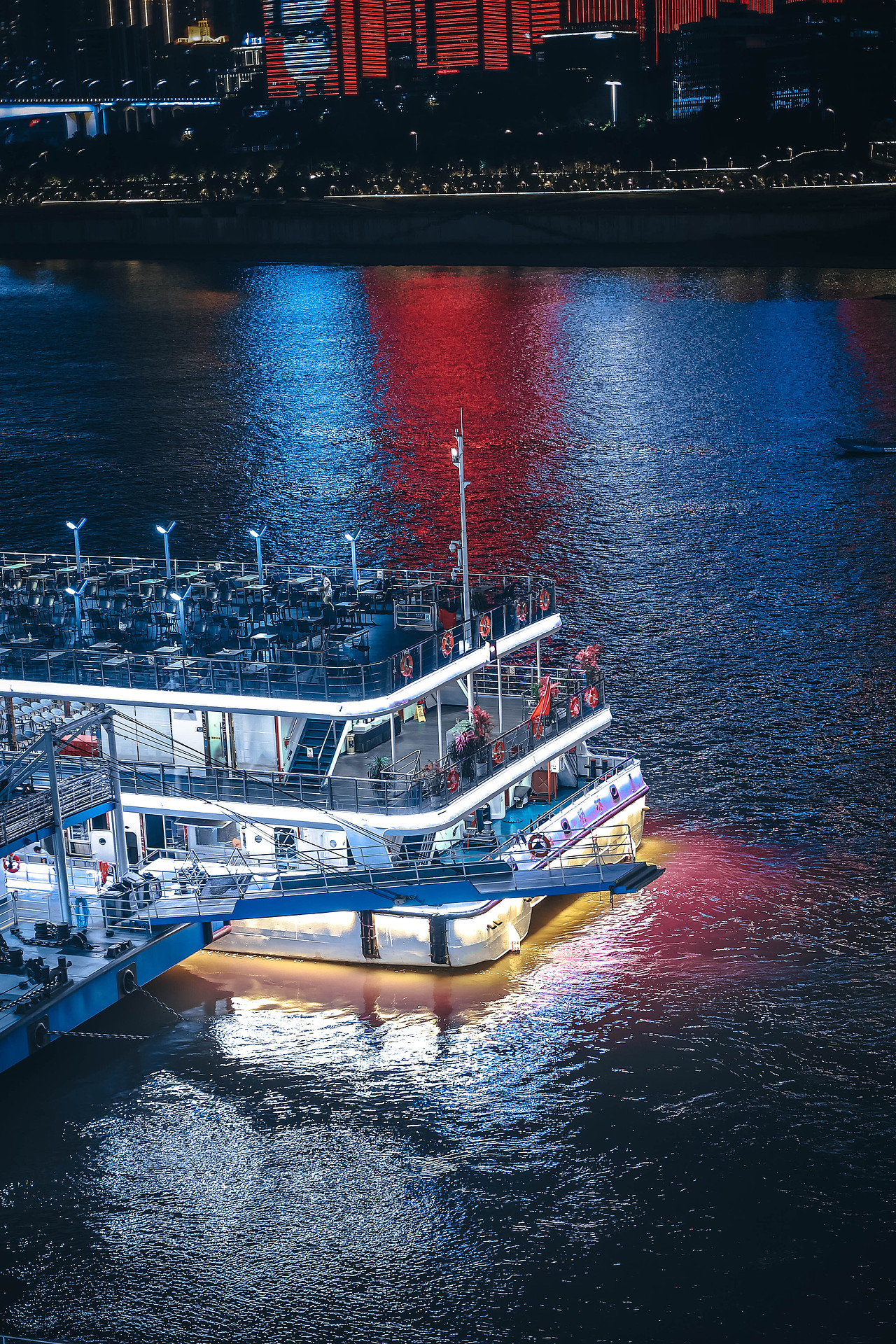 游客打卡——洪崖洞（图ZMzUwODQxMDky） - 人文/纪实摄影 - 站酷设计师乔克不会飞lol原创素材 - 站酷ZCOOL