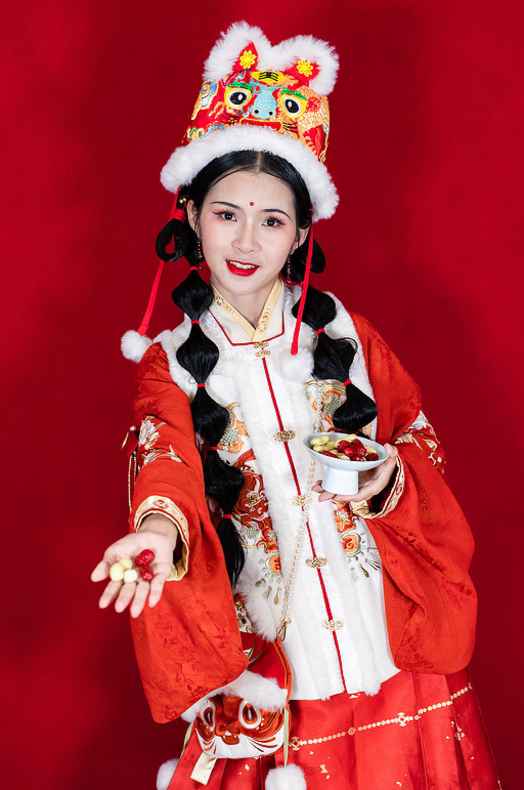 新年穿搭汉服兔年，新年穿的汉服