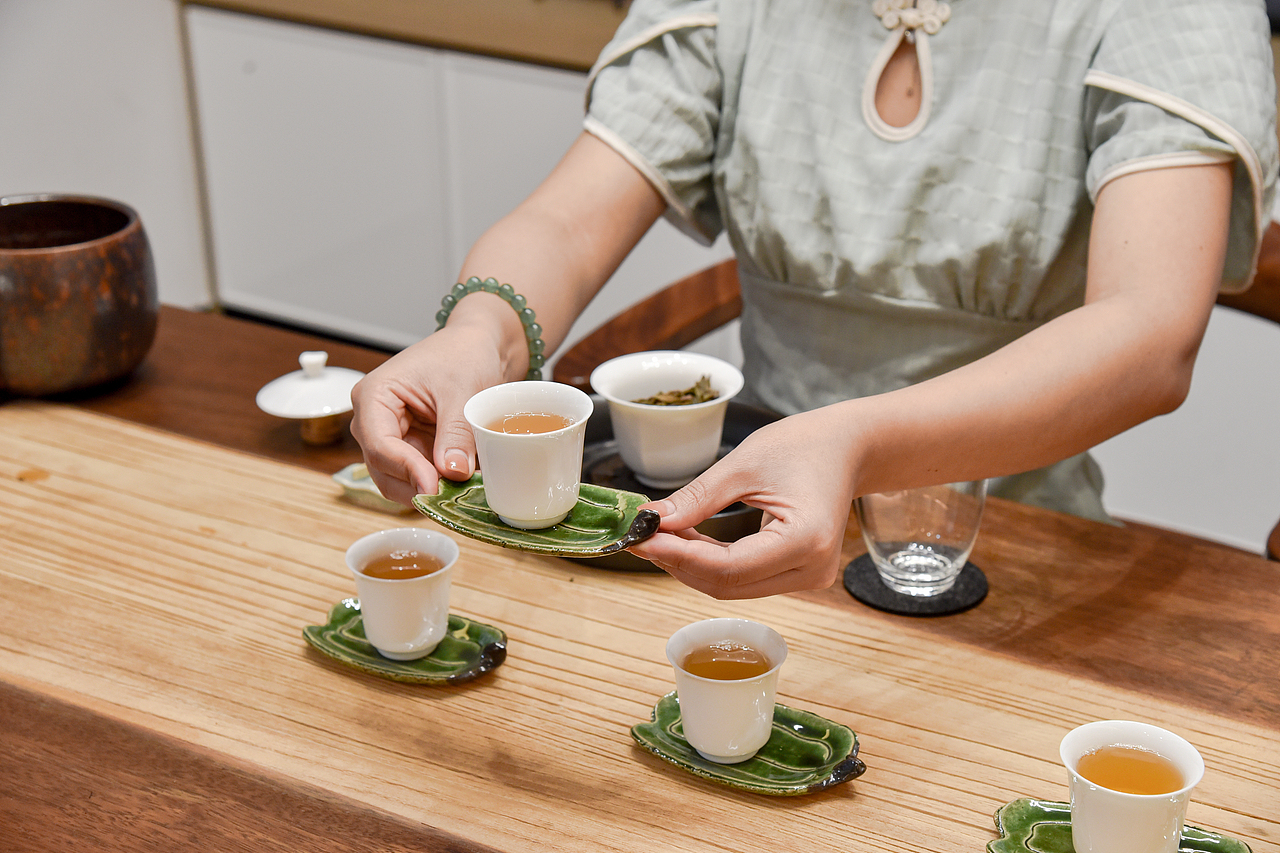 易武熟茶 云南普洱茶（圖ZMzI0NDgyNTMy） - 產(chǎn)品攝影 - 站酷設(shè)計(jì)師阿雪啦原創(chuàng)素材 - 站酷ZCOOL