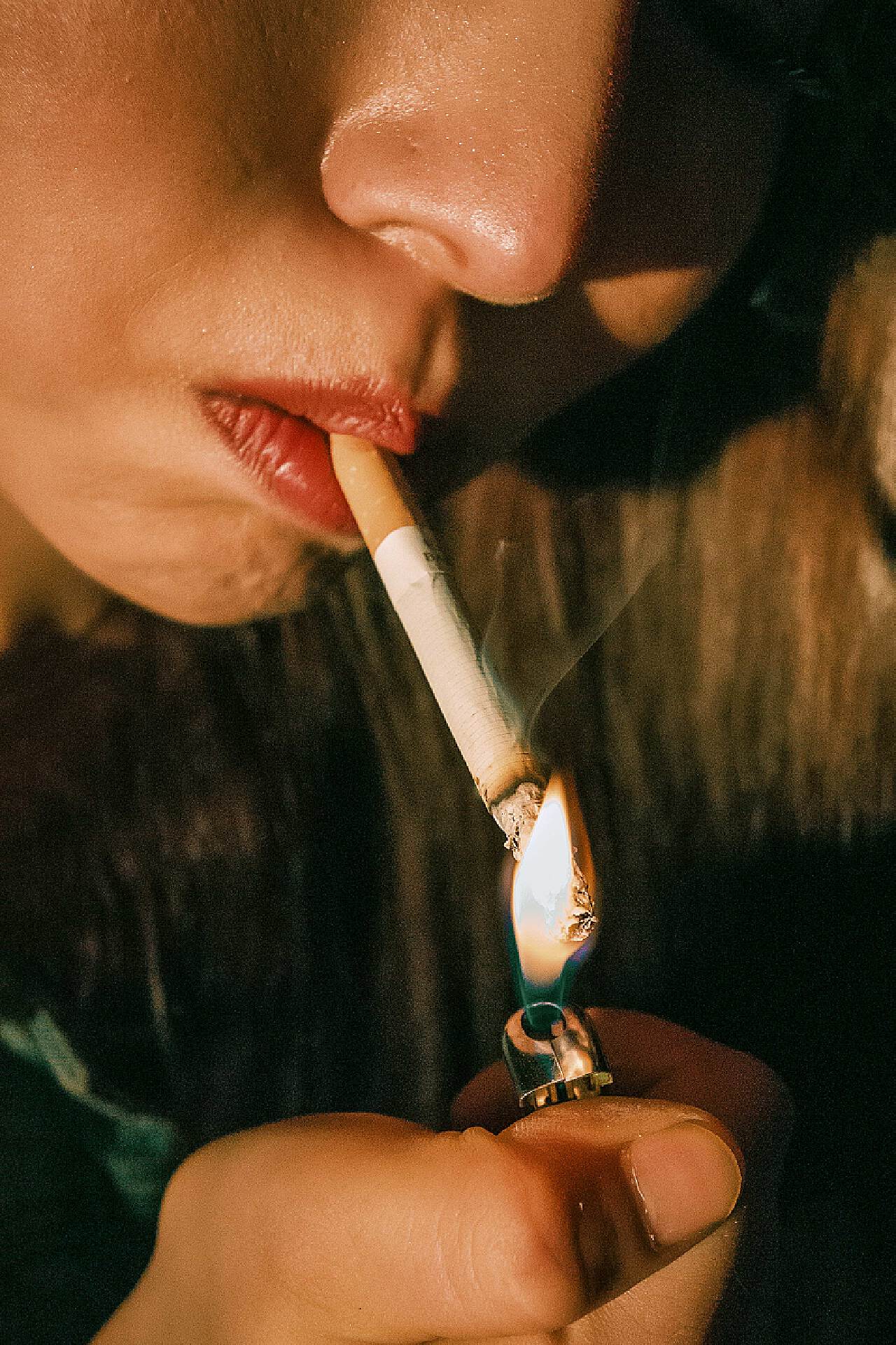 吸烟的女人图片素材-编号27518616-图行天下