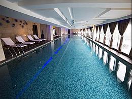 成都川大丨世外桃源酒店室内恒温泳池设计