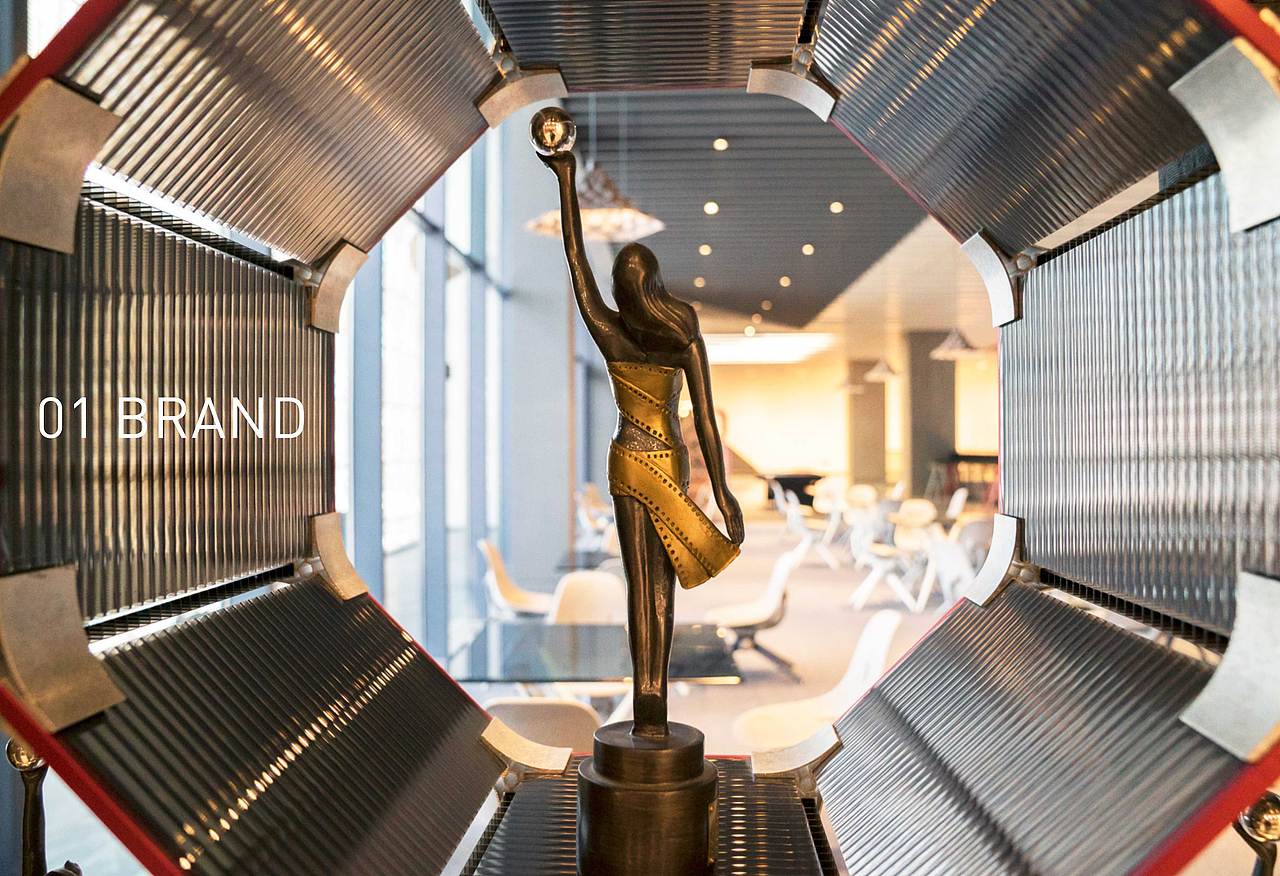 BRAND | JC MEDIA·成龙媒体宣传中心 VI（图ZMjA0NTk1MjIw） - Logo - 站酷设计师SynieC原创素材 - 站酷ZCOOL