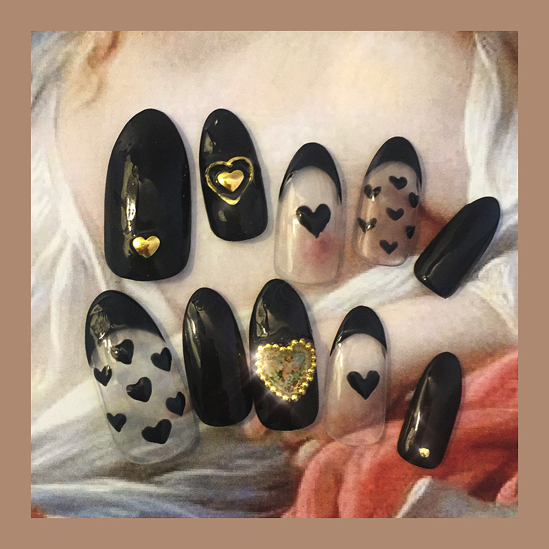 日式黑色爱心复古美甲