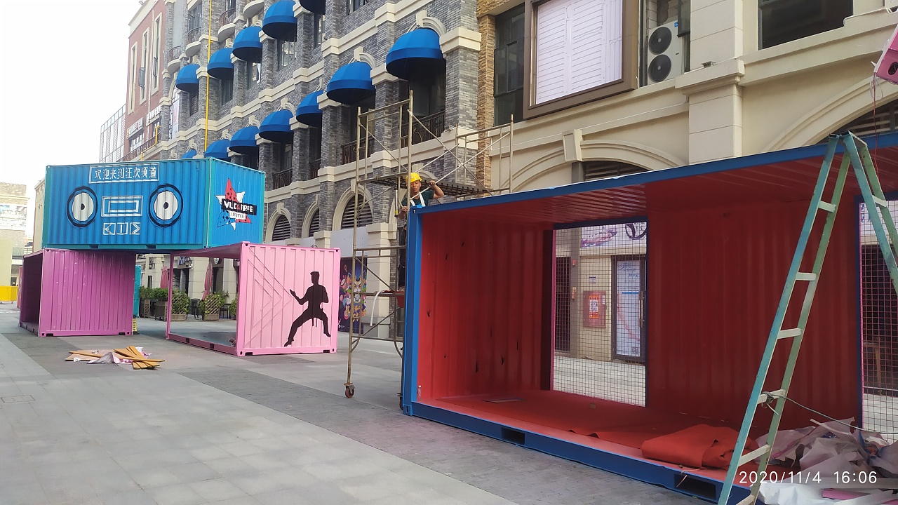 南海桂城益田假日广场集装箱潮涂鸦 涂鸦彩色跑道案例