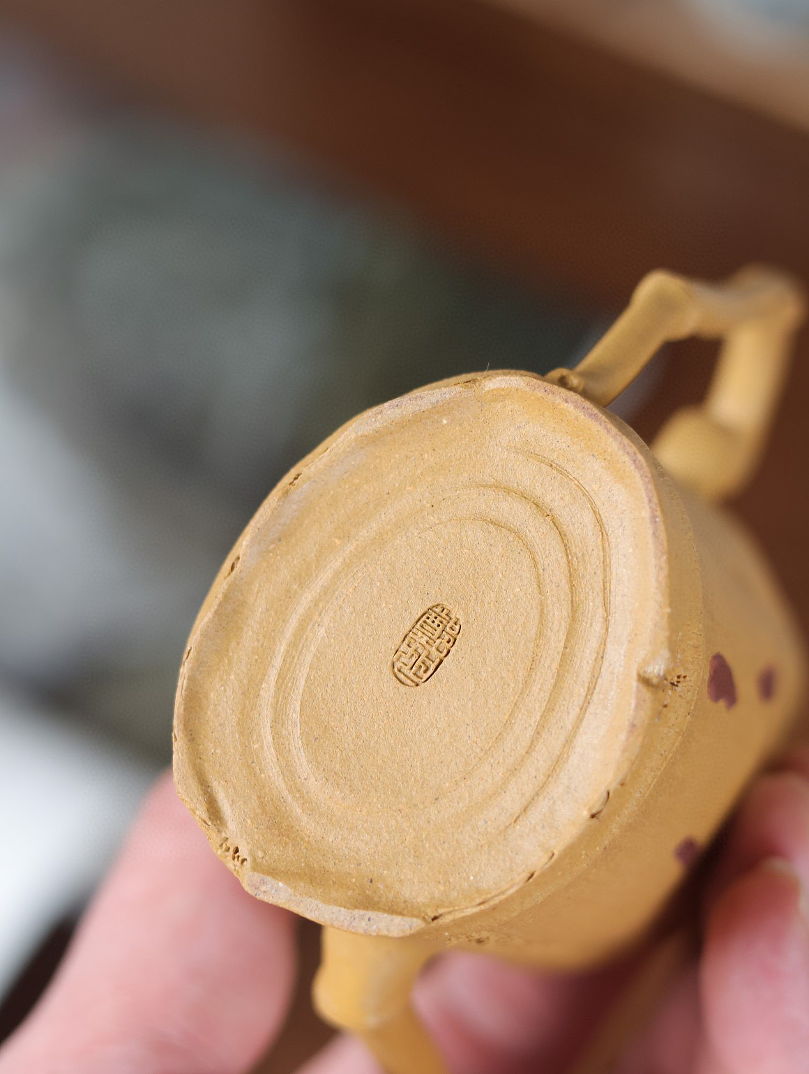 斑竹一枝千滴泪,终日思君不见君