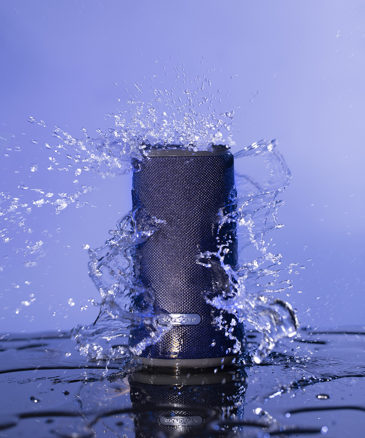 光影水雾下的耳机音箱