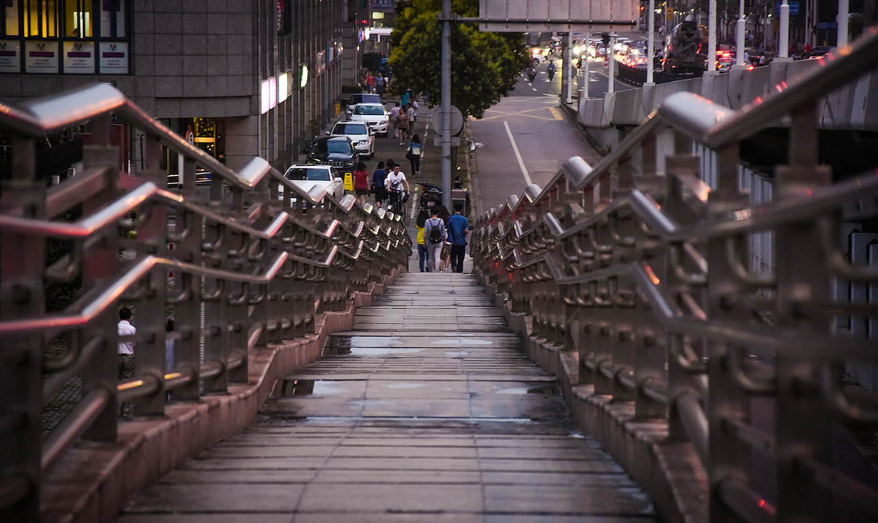 这一世,只是扫街的孩子