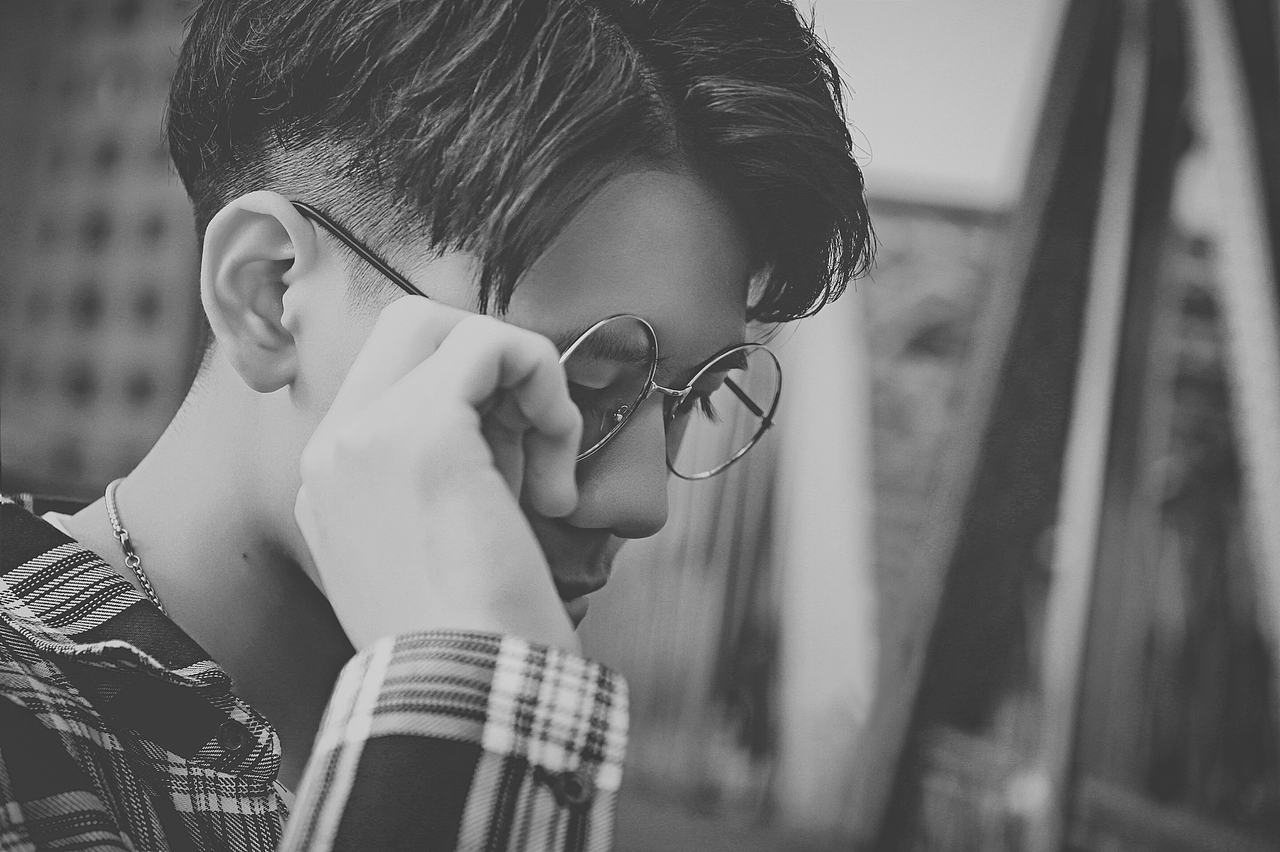 一个刚刚成年的朋友~