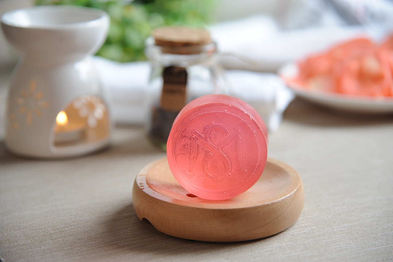 沐本素"勇敢爱"玫瑰精油皂|摄影|产品摄影|沐本素 - 原创作品 - 站酷 