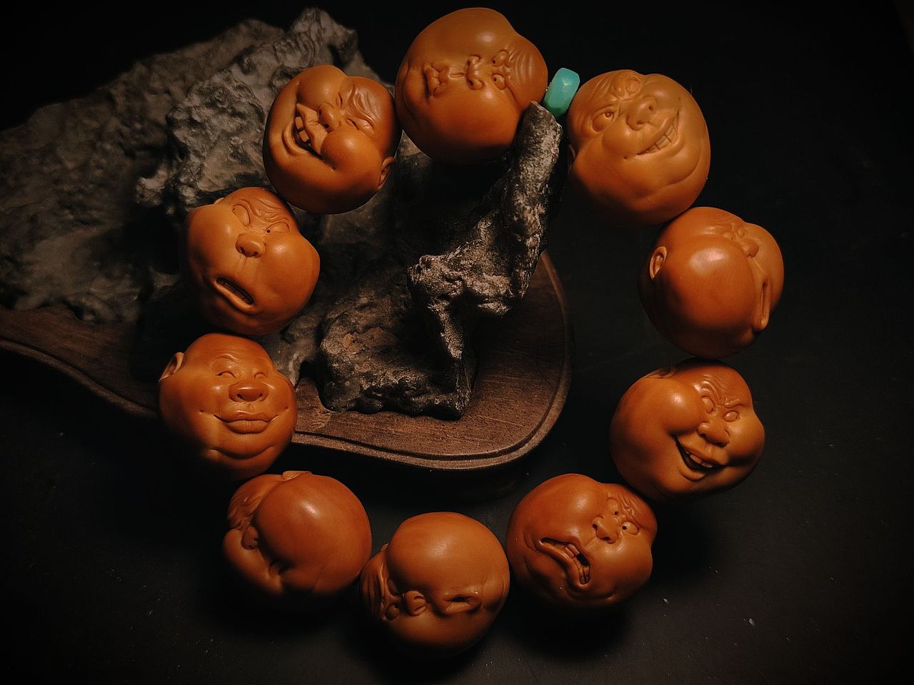 覃投艺核工作室希早核雕作品效果