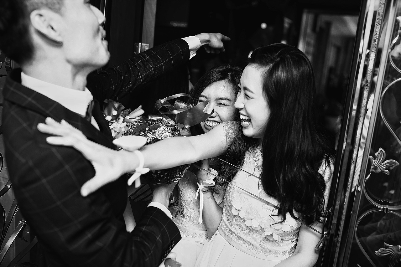 早上兄弟没来之前,姊妹不停的说 我怕我们到时候放不开,嗯!你们真的很放!不!开!(手机修图)