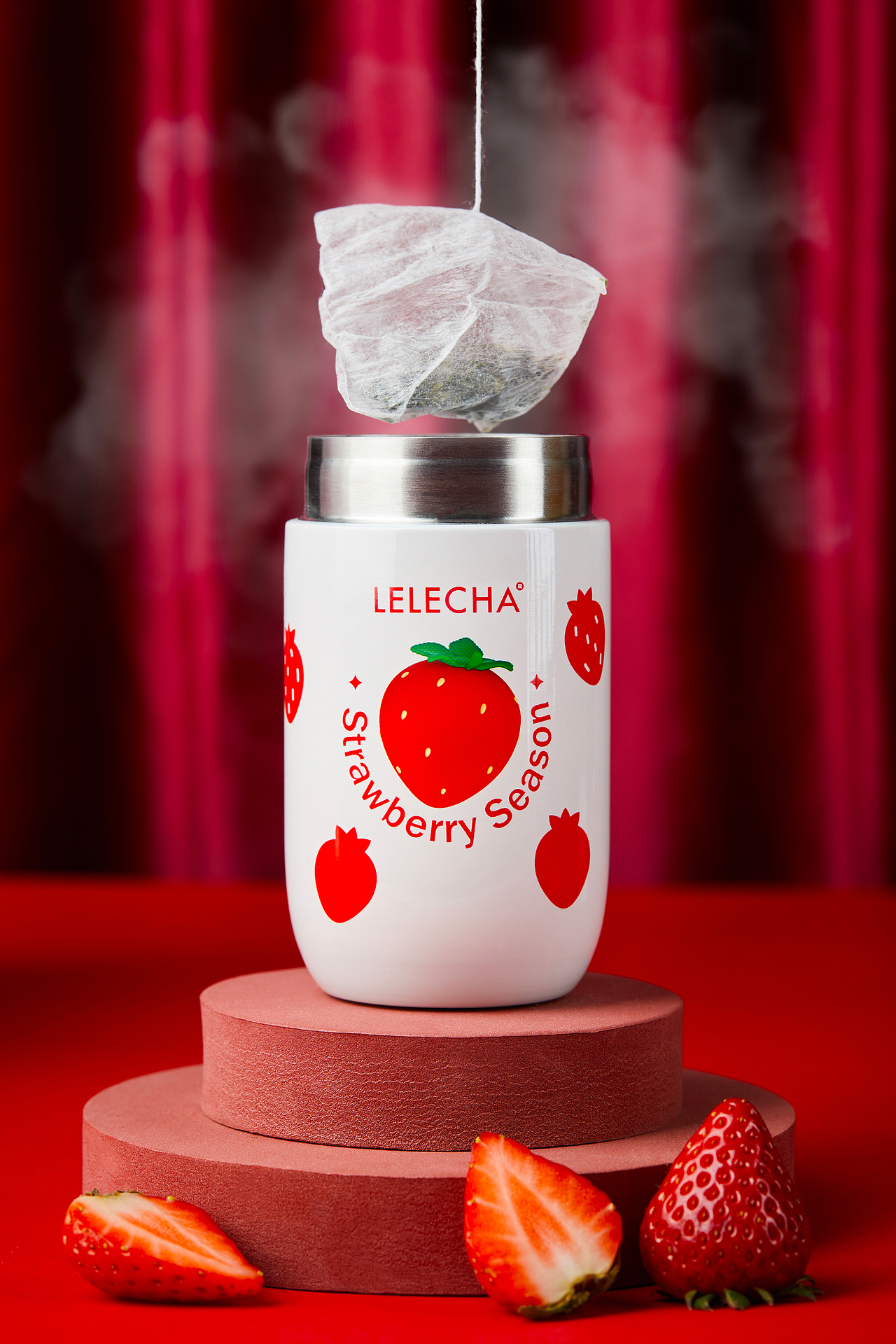 乐乐茶草莓季周边