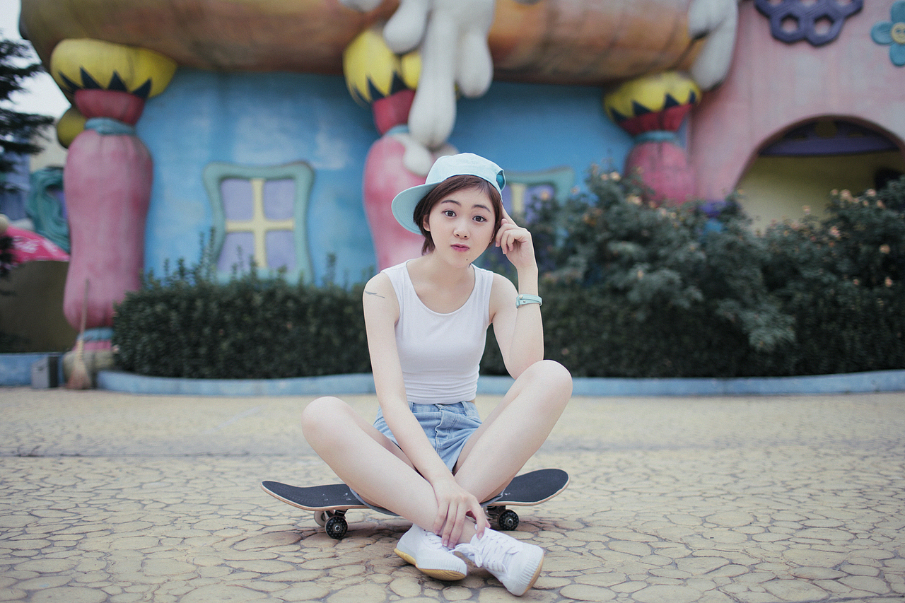 滑板少女（图ZNTI3NDA0Mjg=） - 人像摄影 - 站酷设计师波爷kk原创素材 - 站酷ZCOOL