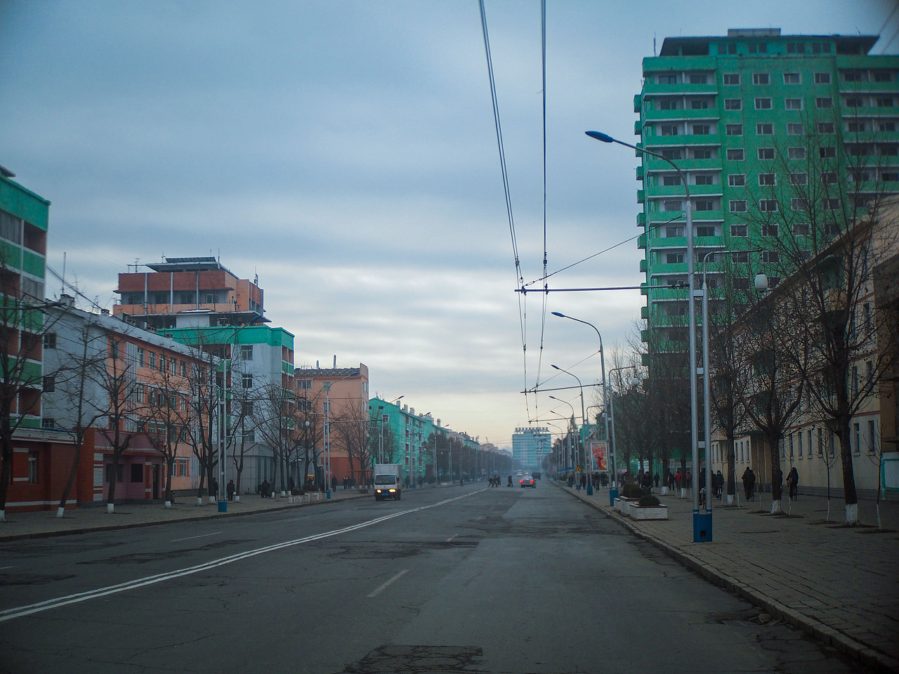 南浦市的大街。