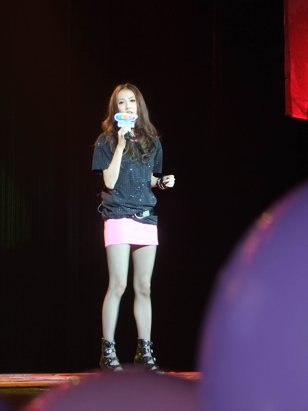 弦子的腿好长呀.