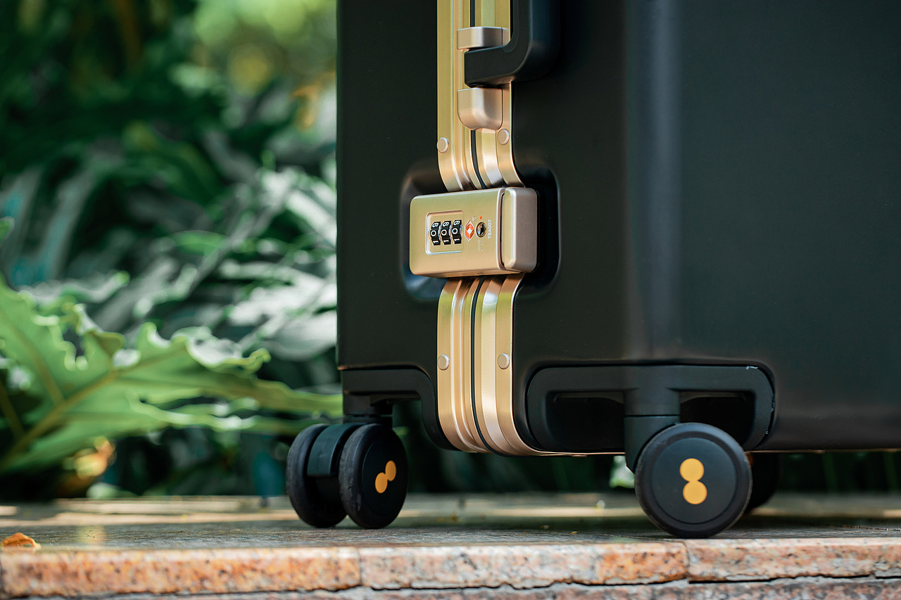 地平线8号行李箱