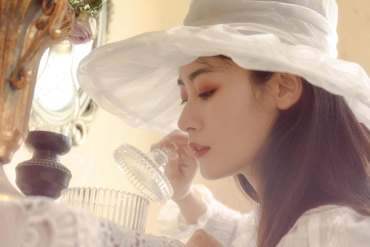 她（图ZMTU0MjM0OTI4） - 人像摄影 - 站酷设计师是河马小姐吖原创素材 - 站酷ZCOOL