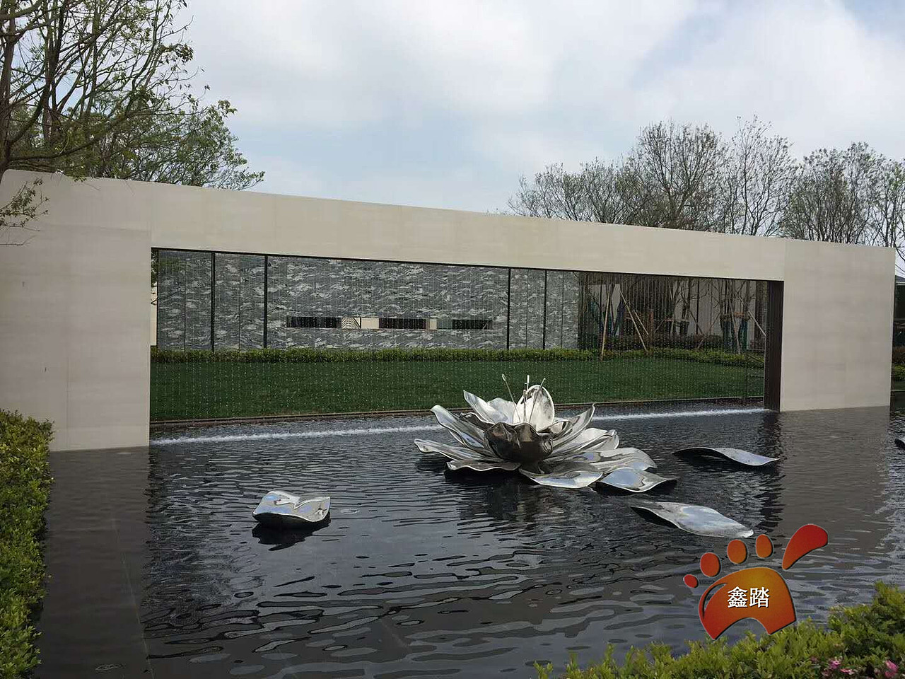 水景不锈钢荷花雕塑