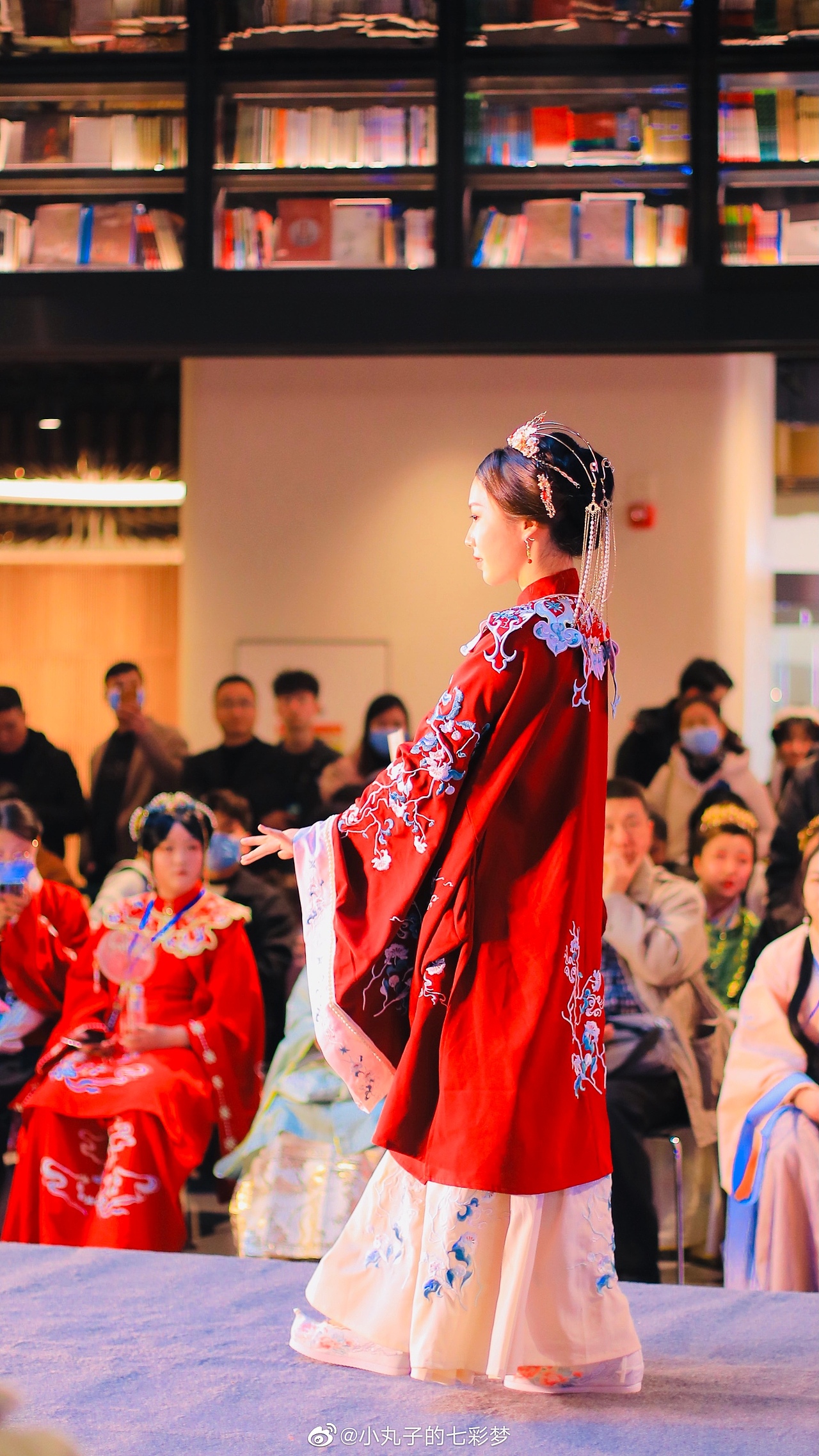 蓝海风～汉服国际模特大赛（图ZMjM1NTU2NTQw） - 人像摄影 - 站酷设计师小丸子的七彩梦原创素材 - 站酷ZCOOL