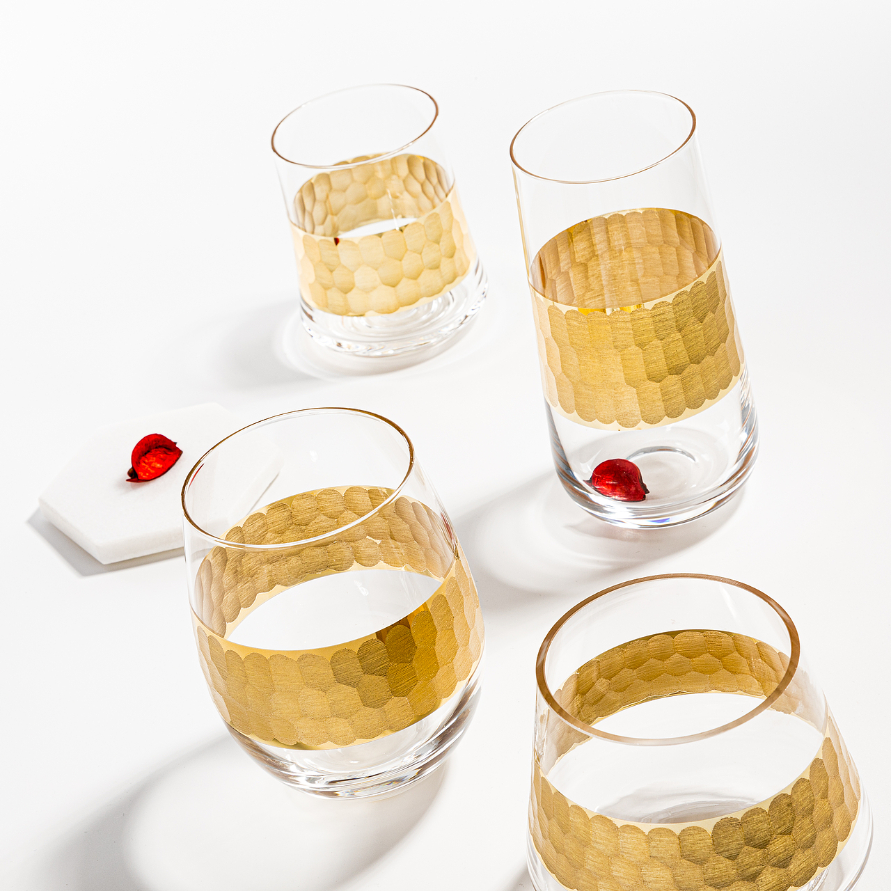 《月亮 太阳》| 水杯 | 酒杯 | 玻璃杯 | 餐具（图ZMTkzMDAxOTUy） - 产品摄影 - 站酷设计师一毛拍美器原创素材 - 站酷ZCOOL