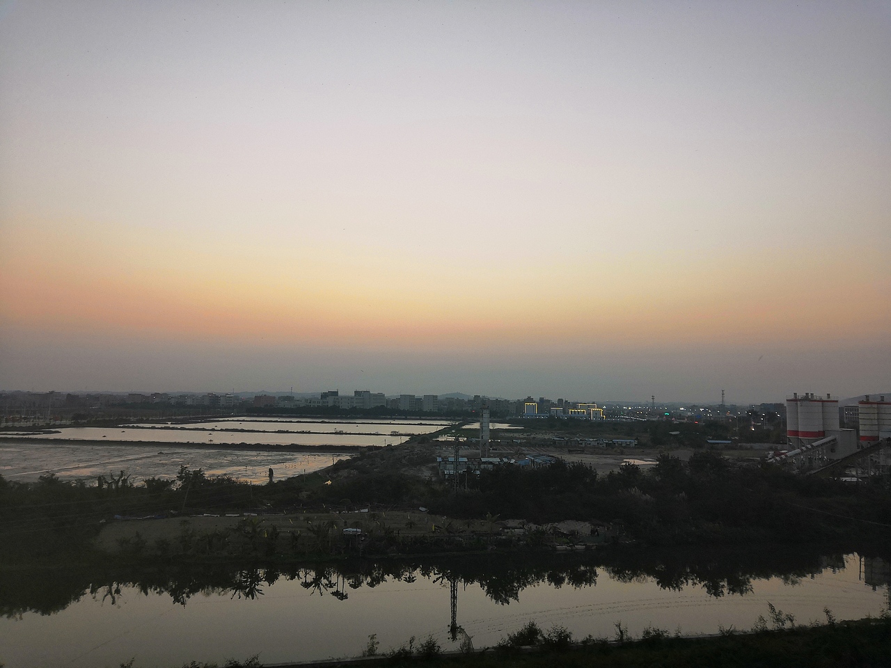 疫情期间 在家为国家做贡献（图ZMjAwNTE3NDUy） - 风光摄影 - 站酷设计师个银两岁星原创素材 - 站酷ZCOOL