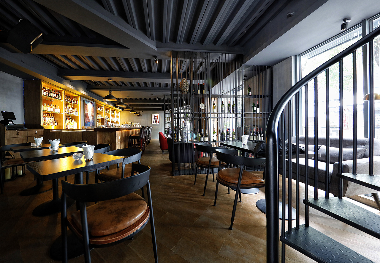 ROSA BAR:我有酒,你有故事吗?