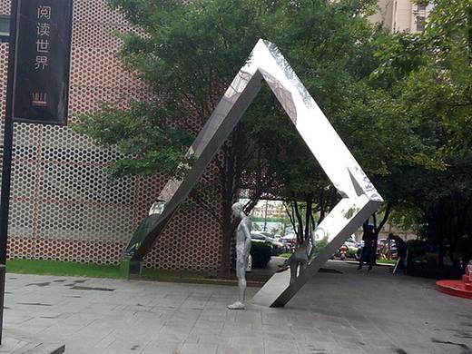 不锈钢雕塑在制作过程中要有耐心