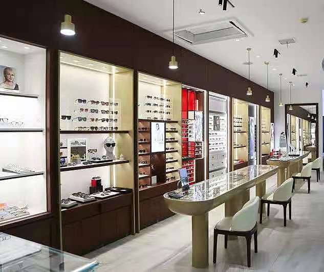 新视野眼镜综合一体视光中心体验店