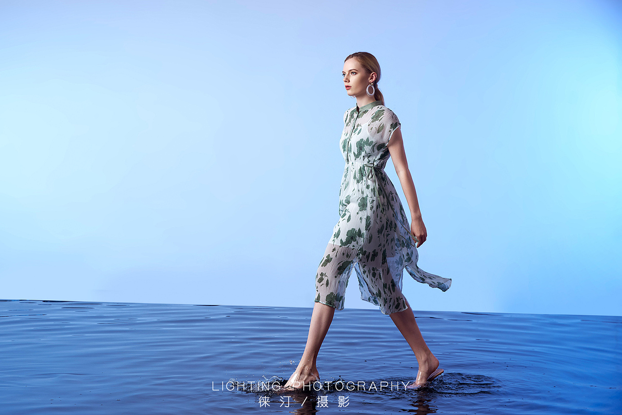 服装摄影,时尚女装拍摄, 水下场景摄影