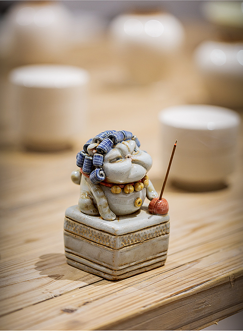 器十二 景德镇手工捏雕 叼烟斗的加菲猫倒流香香插摆件