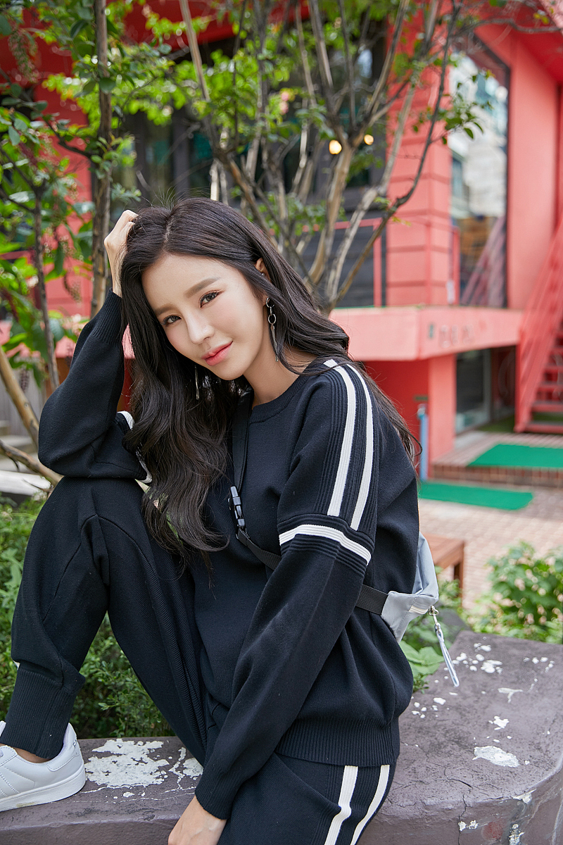 毛衣韩国模特外景拍摄