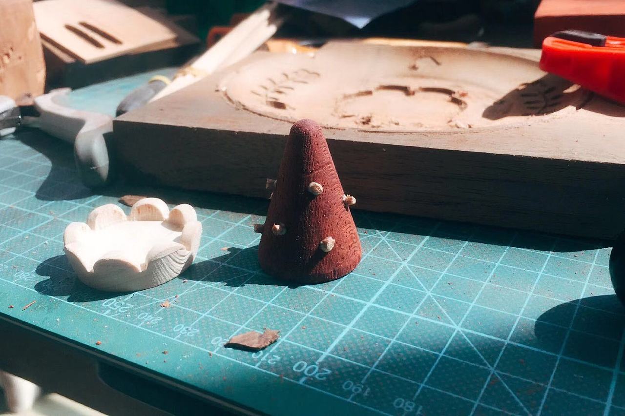 红腊肠-木盘 Moil's handmade