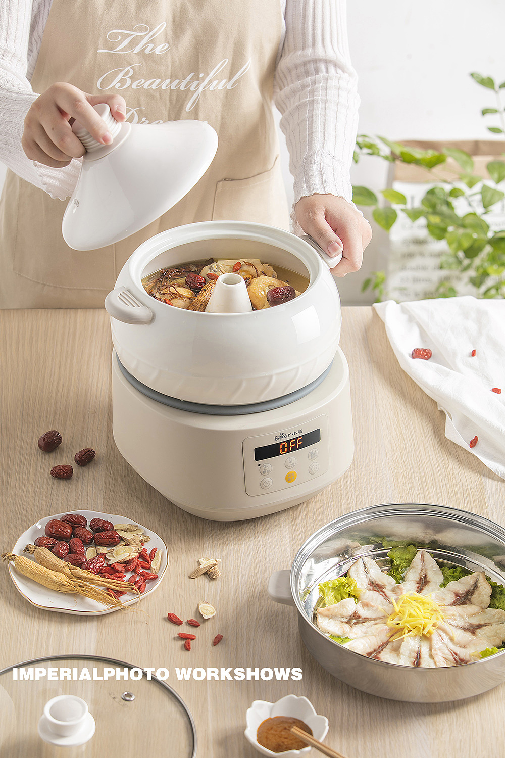 锅中的白富美-小熊电汽锅