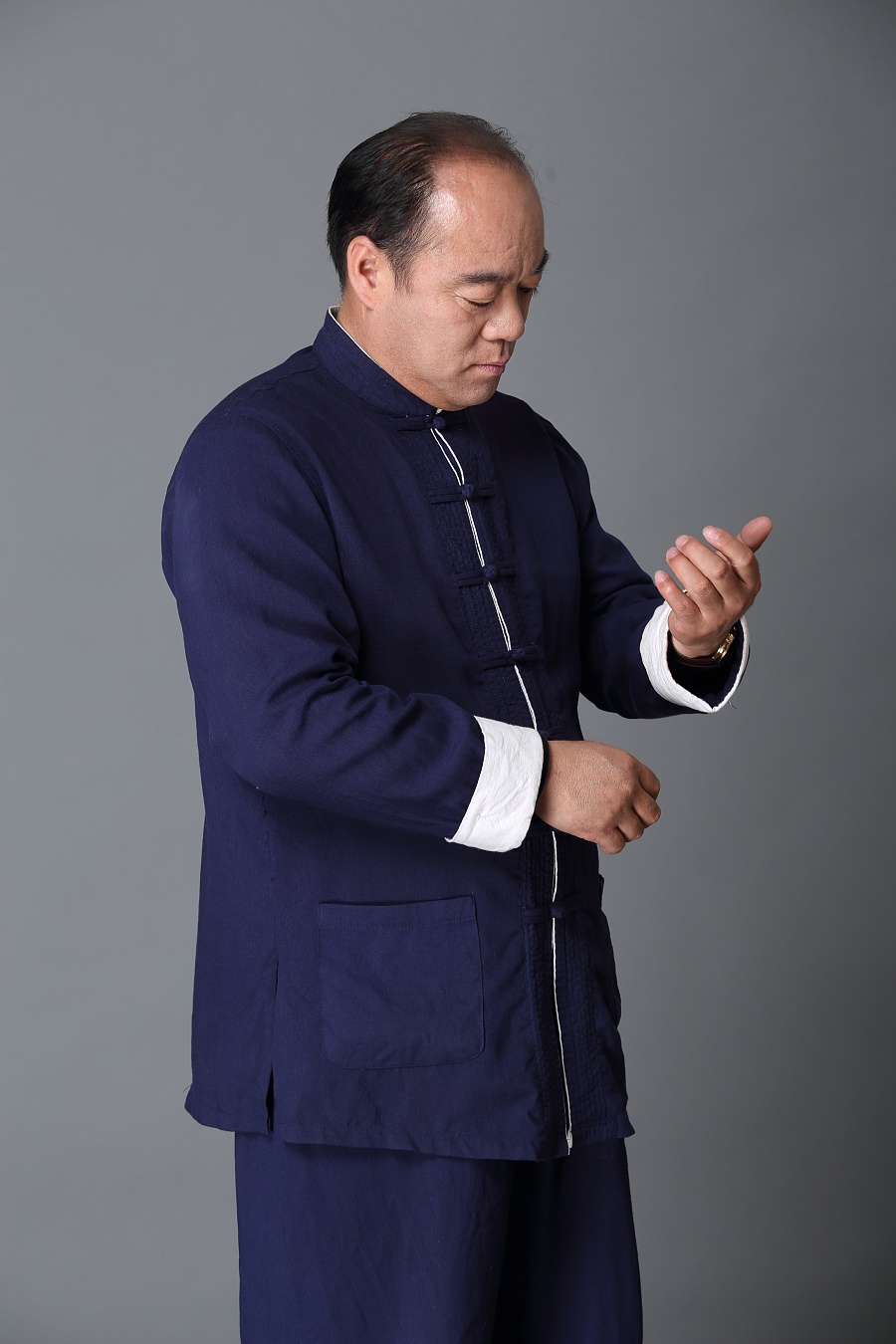 齐国旺大学就读于北京中医学院,现任人类自然健康工程研究院副