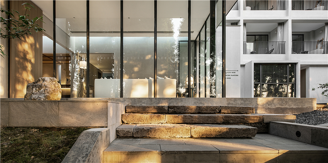 LEW丨废弃学校改造为民宿