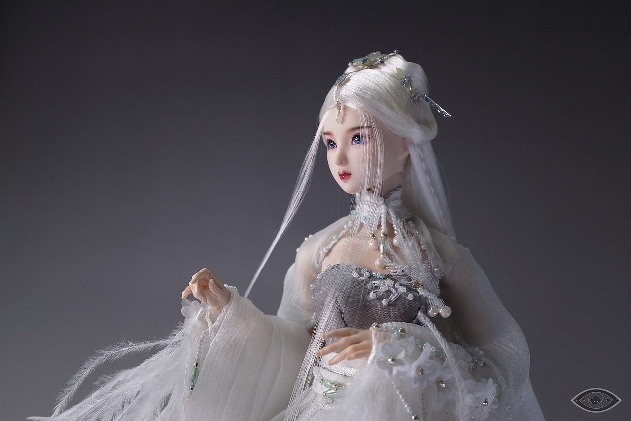 「睹尔DOOARE合作成品--小雪」
妆师:龙龙龙<br>服装师:七七<br>发型师:婉君<br>首饰师:范范