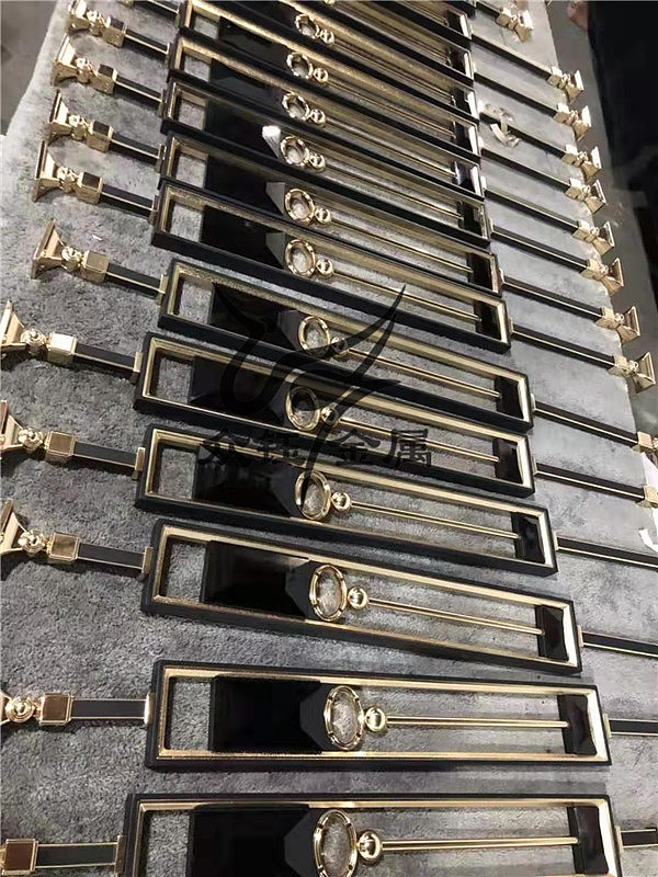 304不銹鋼立柱 欄桿批發(fā) 工程玻璃陽臺樓梯扶手配件（圖ZMjQ4NDk2NTg0） - 酒店餐飲設計 - 站酷設計師眾鈺金屬原創(chuàng)素材 - 站酷ZCOOL