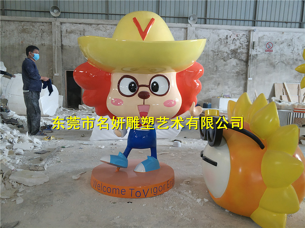 企业IP形象卡通玻璃钢玩偶雕塑时尚新潮的空间美陈
