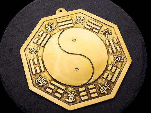 八卦铜器