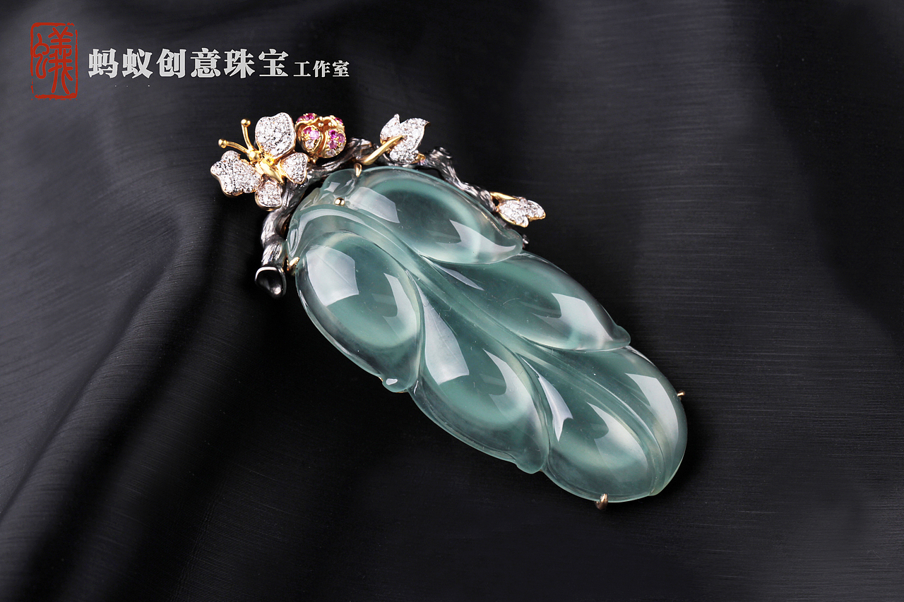 【蚂蚁创意珠宝工作室】蝴蝶翡翠叶子吊坠 