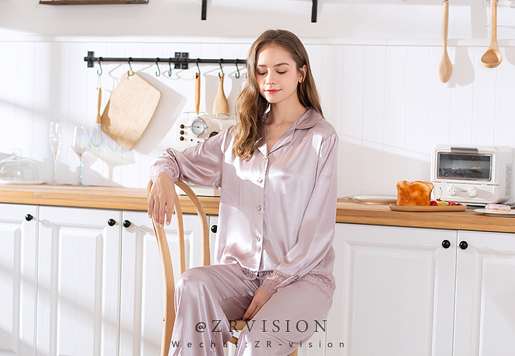 真丝睡衣家居服吊带裙外模拍摄 实景家居场景模特拍照（图ZMjIxNjkyNDcy） - 产品摄影 - 站酷设计师ZRVISION原创素材 - 站酷ZCOOL