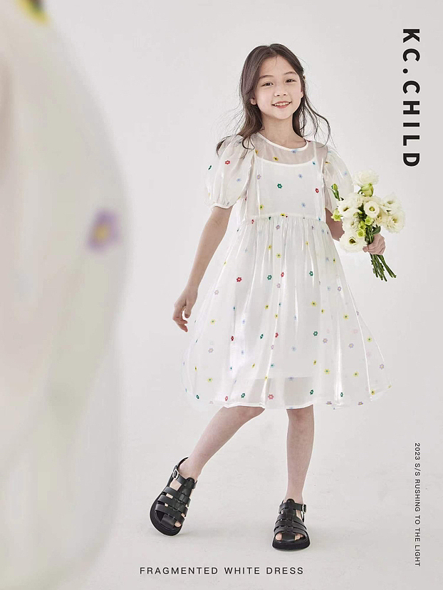 小红书封面女童