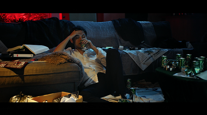 3, 跳楼篇: br>破产之后买醉的男人,他决定跳楼自杀.