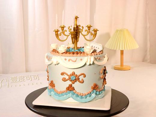 烛台复古蛋糕