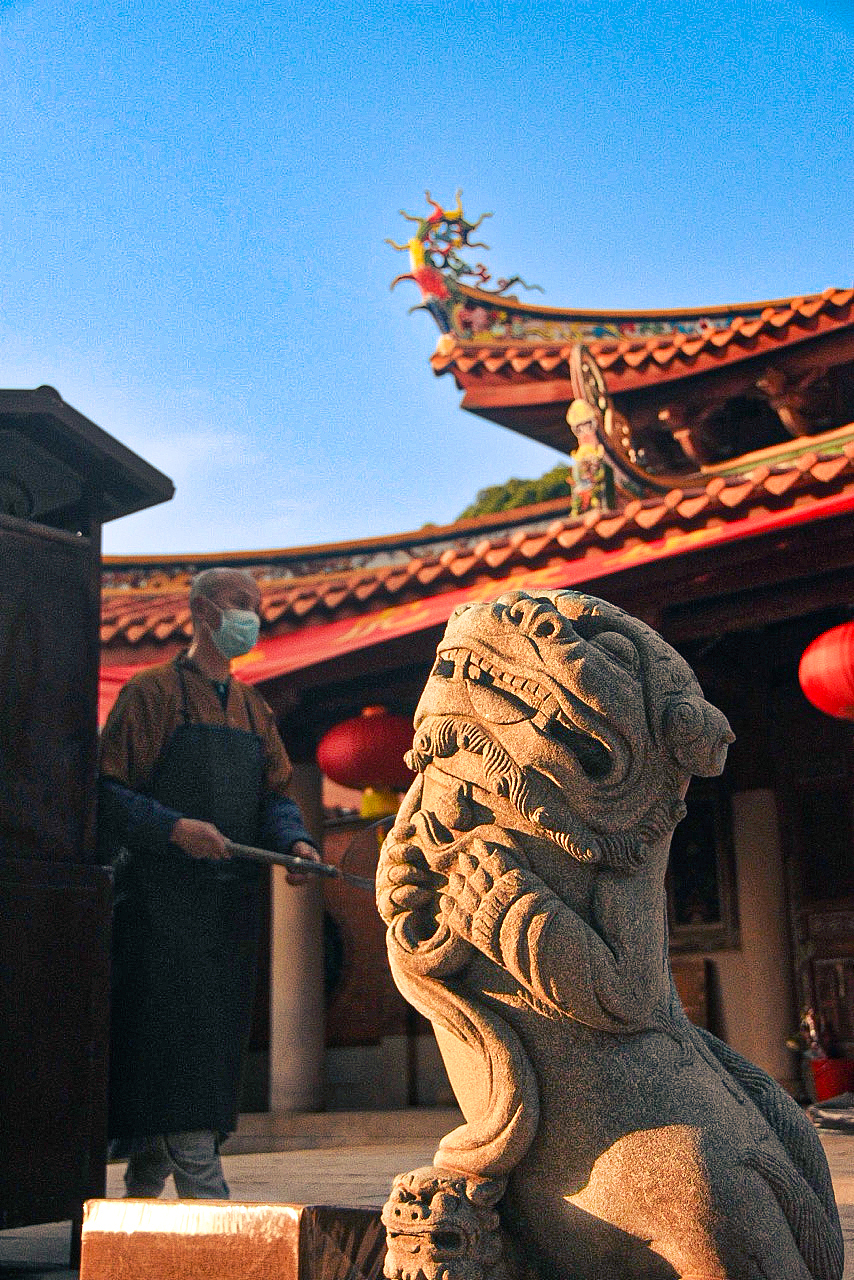 泉州承天寺的小石狮,面朝夕阳