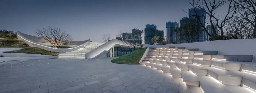 世纪水岸鸟屿浮云