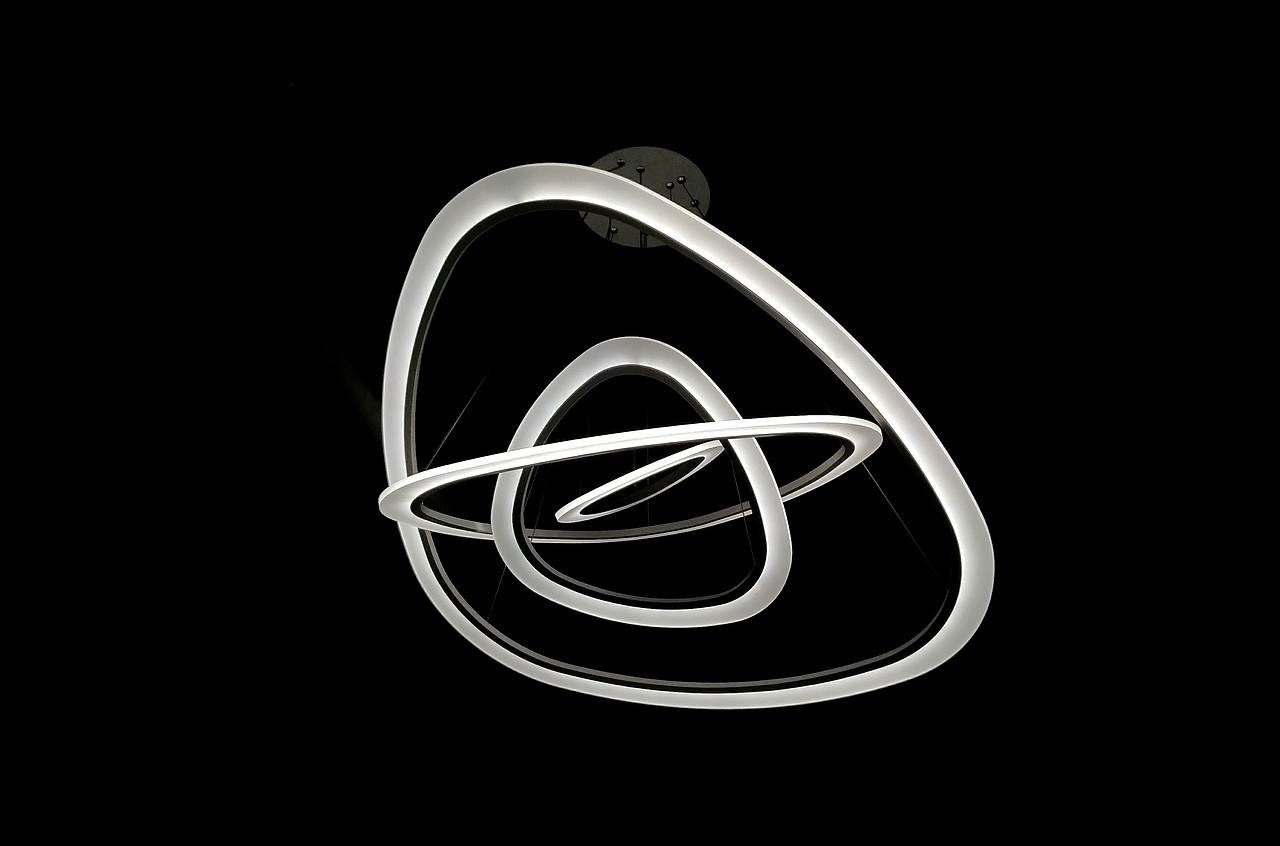 手機(jī)攝影—燈與光（圖ZMTU3NjE2MzA4） - 人文/紀(jì)實攝影 - 站酷設(shè)計師走過綠意原創(chuàng)素材 - 站酷ZCOOL