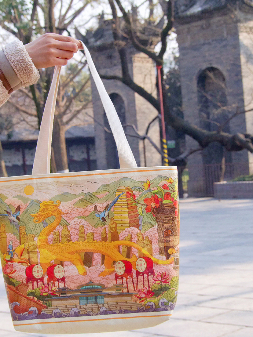 西安博物院鎏金走龙插画设计 春晚IP