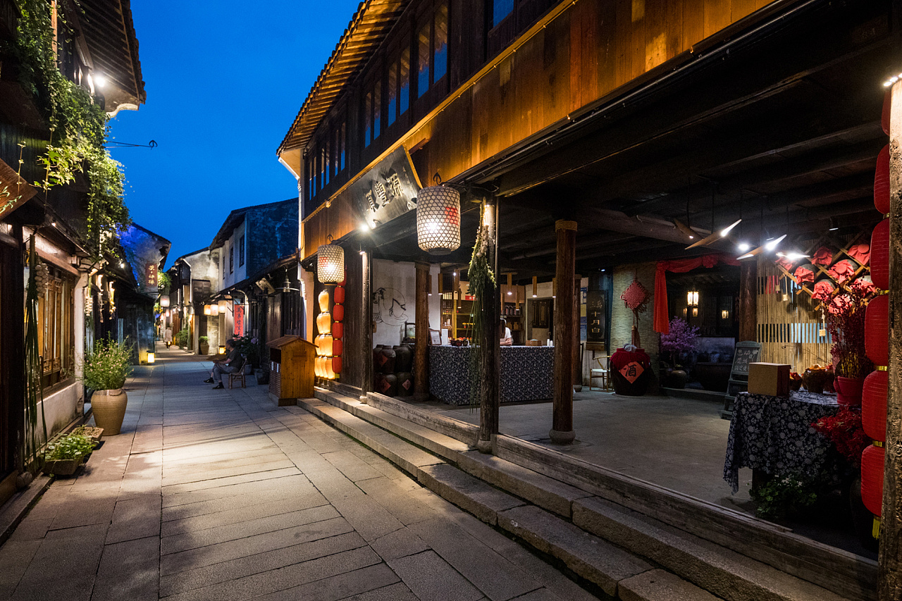 苏州周庄古镇贞丰文化街夜景